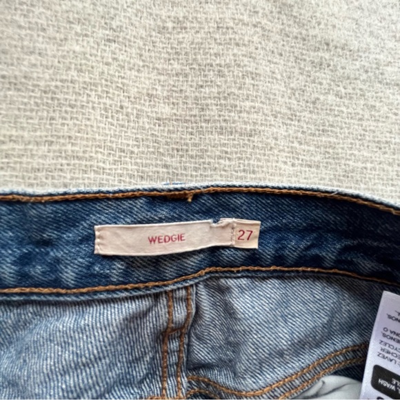 LEVI’S Wedgie Jeans - Picture 4 of 8